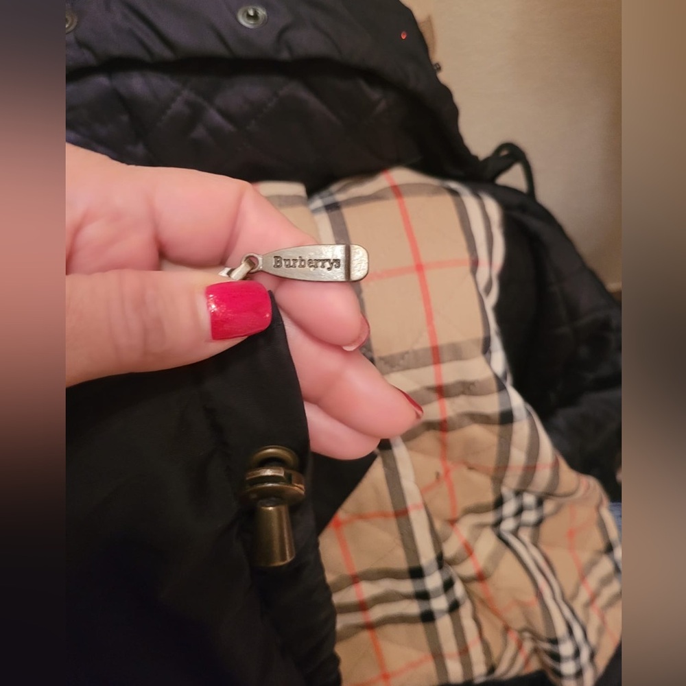 Authentic Burberry Jacket - Picture 15 of 15